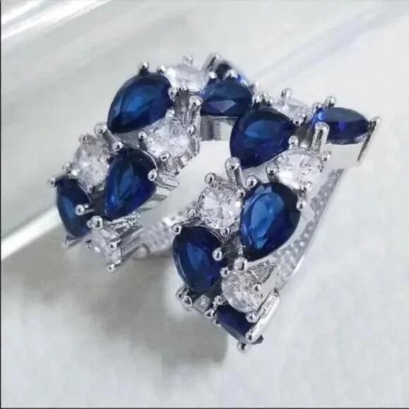 \\ NEW \\ S925 STERLING SILVER \\ LUXURY BLUE DIAMOND STUD EARRINGS - Picture 3 of 3